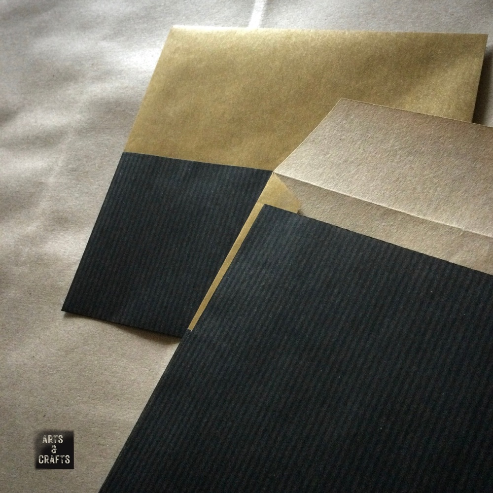 ましかく封筒 筋入りクラフト紙 金×黒