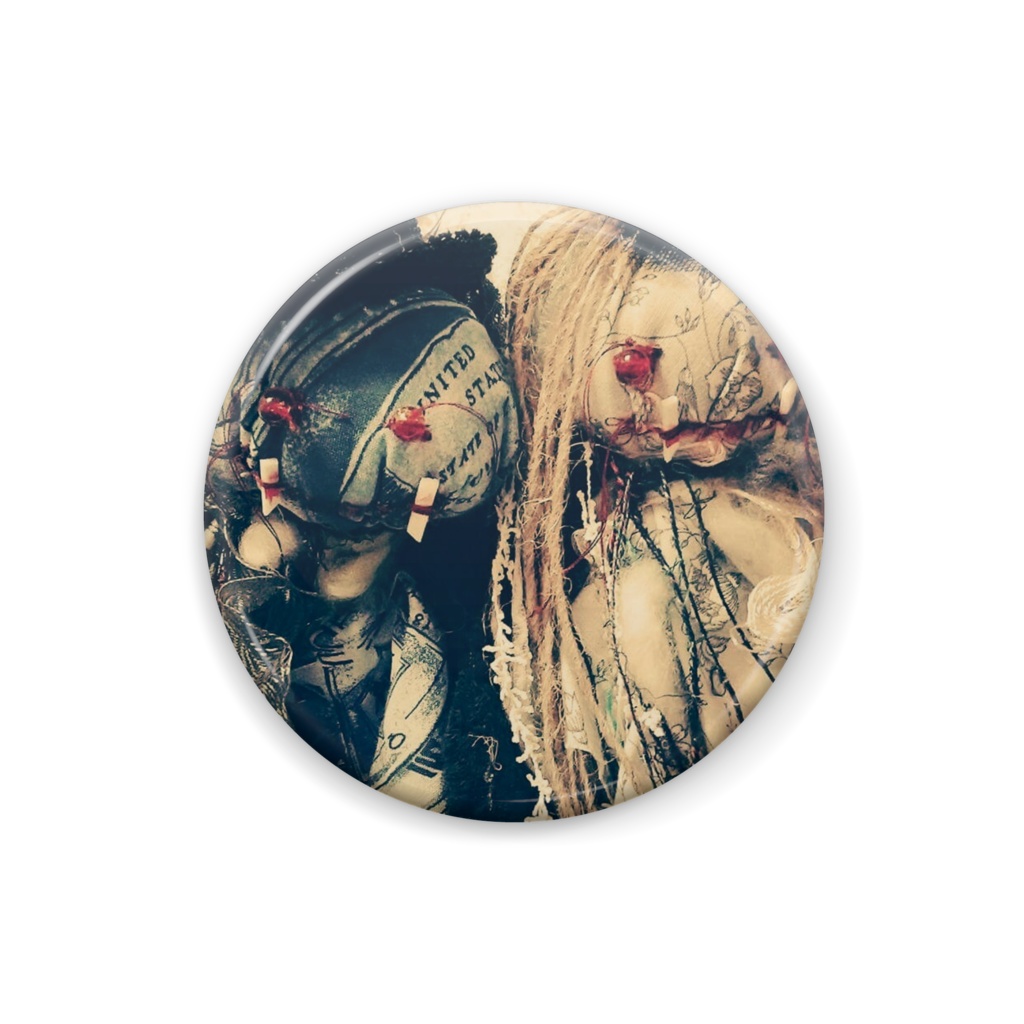 ヴァンパイア人形缶バッジ