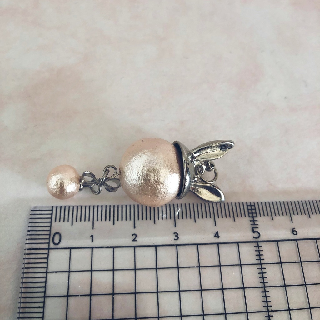 ウサギのピアス