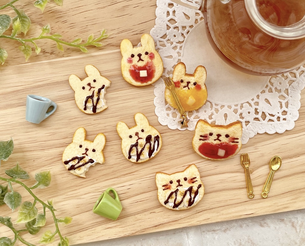 ネコさん食パン(ストラップ&ブローチ)