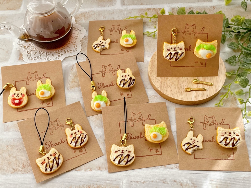 ネコさん食パン(ストラップ&ブローチ)