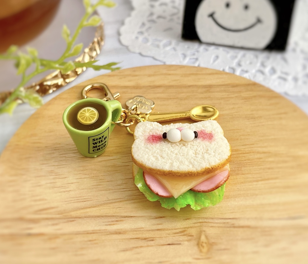 チーズハムサンド チャーム