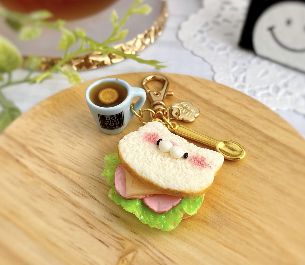 チーズハムサンド チャーム