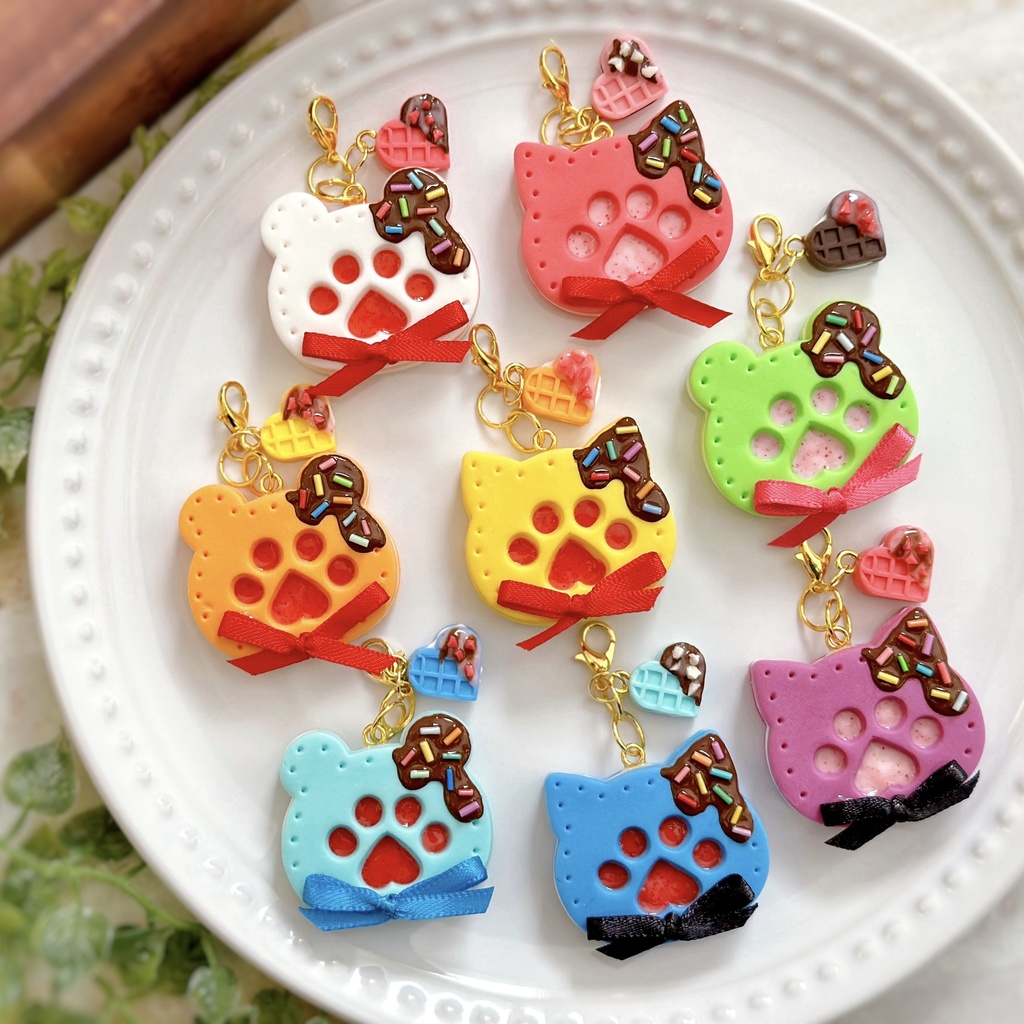 肉球クッキーサンド チャーム