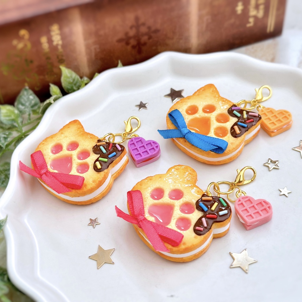 肉球クッキーサンド チャーム