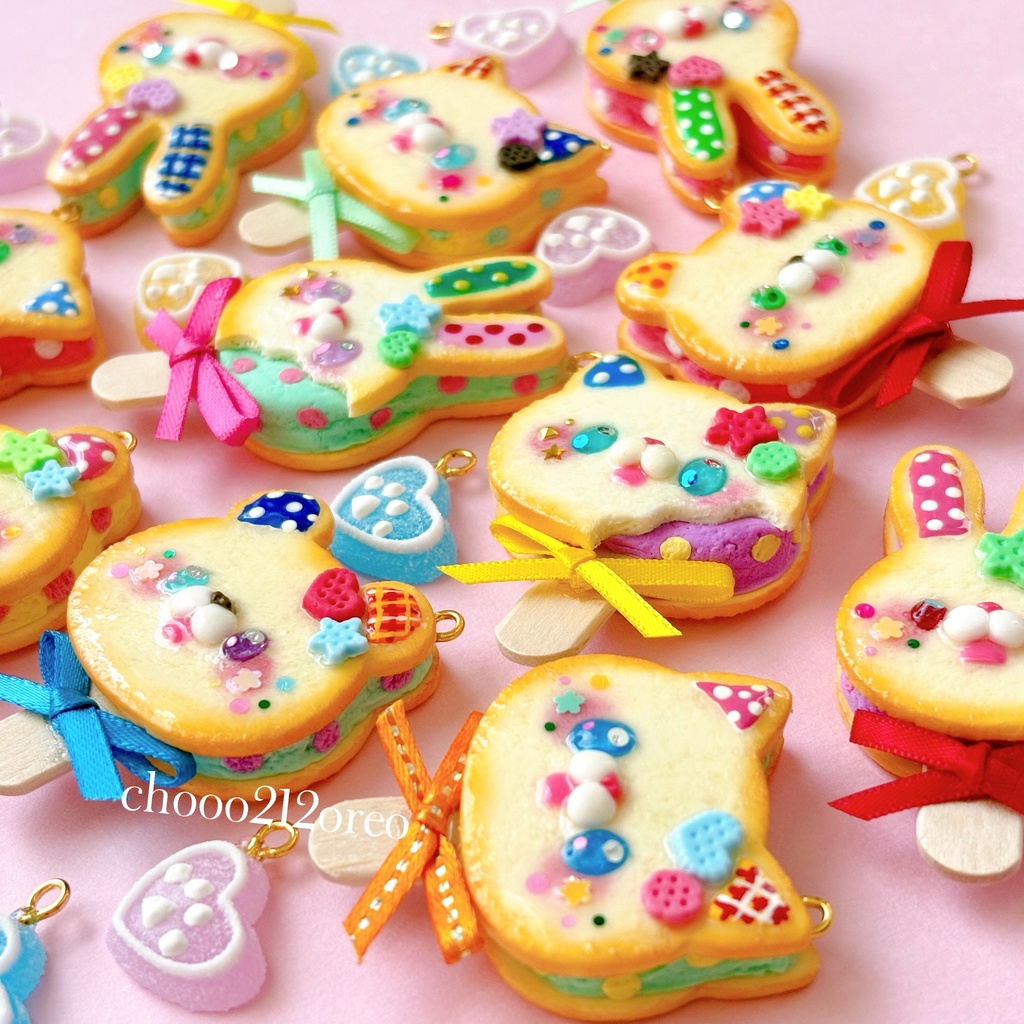 キラキラ瞳のアイスサンドチャーム