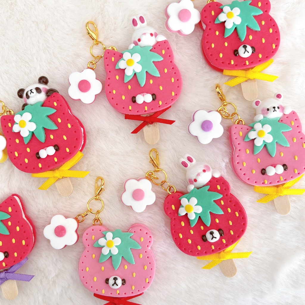 苺アイスサンド チャーム