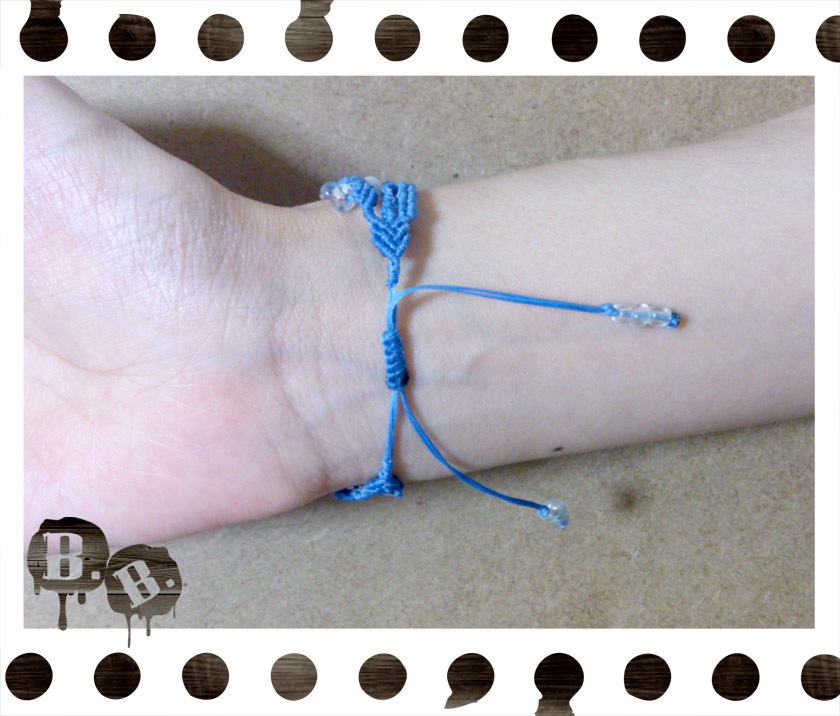 ナロー三連ブレスレット【ホワイトアゲート】【スカイブルーコード】【ハンドメイドアクセサリー】