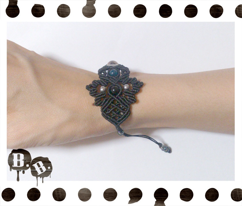 【アシンメトリー】蝶蜂のブレスレット【レインボーオブシディアン】【ブラックコード】【ハンドメイドアクセサリー】