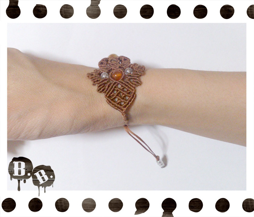 番の蝶蜂ブレスレット【カーネリアンオーラ】【オレンジブラウンコード】【ハンドメイドアクセサリー】