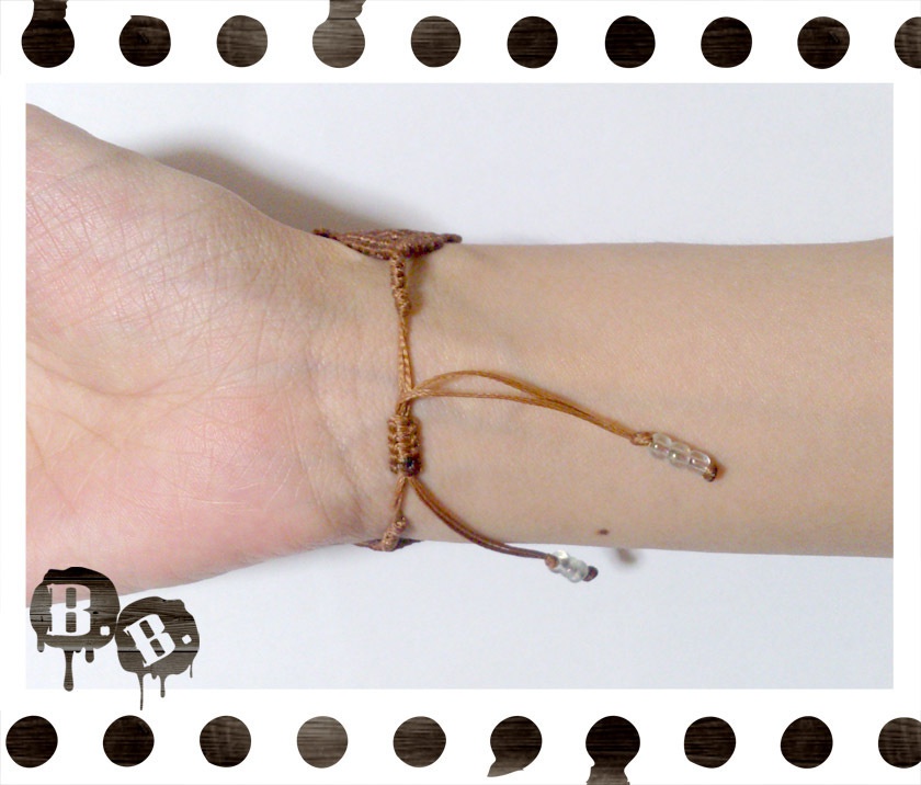 番の蝶蜂ブレスレット【カーネリアンオーラ】【オレンジブラウンコード】【ハンドメイドアクセサリー】