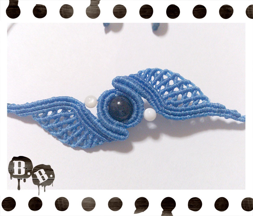 スパイラルウィングブレスレット【ソーダライト】【スカイブルーコード】【ハンドメイドアクセサリー】