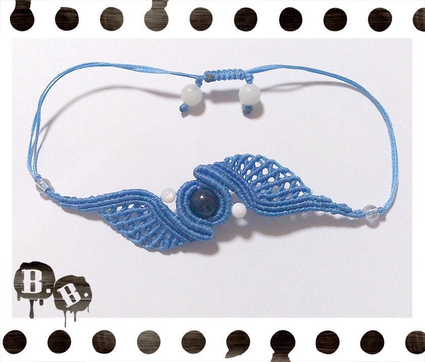 スパイラルウィングブレスレット【ソーダライト】【スカイブルーコード】【ハンドメイドアクセサリー】