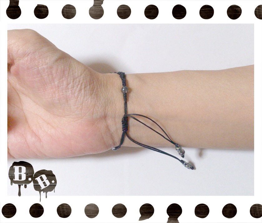 比翼の渦翼ブレスレット【ブラックルナフラッシュ】【ブラックコードxブルーグラデコード】【ハンドメイドアクセサリー】