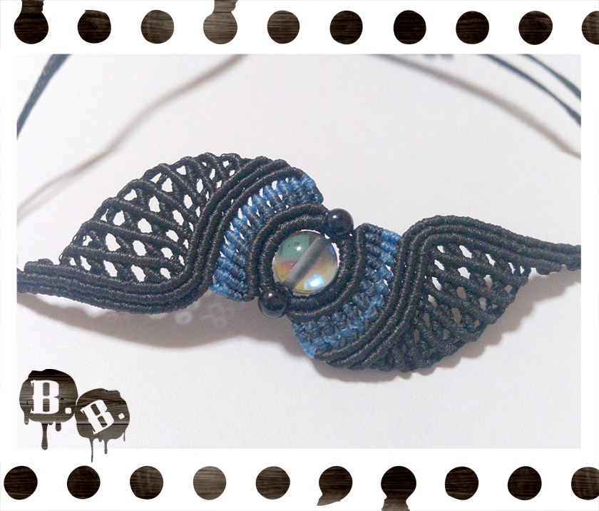 比翼の渦翼ブレスレット【ブラックルナフラッシュ】【ブラックコードxブルーグラデコード】【ハンドメイドアクセサリー】
