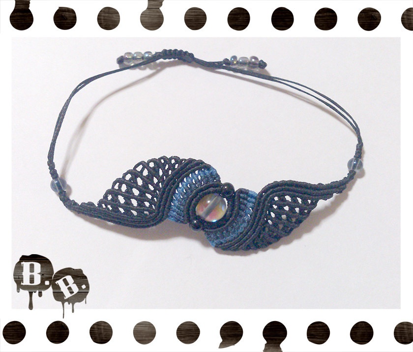 比翼の渦翼ブレスレット【ブラックルナフラッシュ】【ブラックコードxブルーグラデコード】【ハンドメイドアクセサリー】