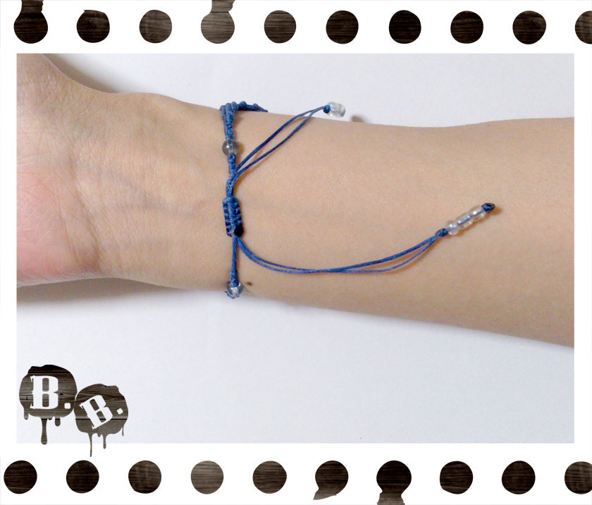 スパイラルウィングブレスレット【オパライト】【ロイヤルブルーコードxホワイトコード】【ハンドメイドアクセサリー】