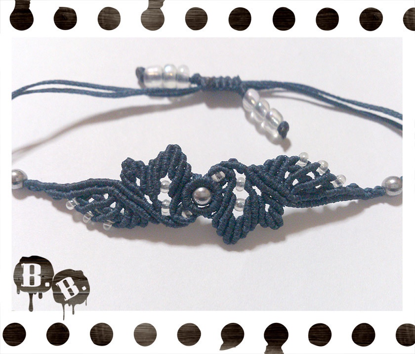 ナロースパイラルウィングブレスレット【ヘマタイトシルバー】【ダークネイビーコード】【ハンドメイドアクセサリー】