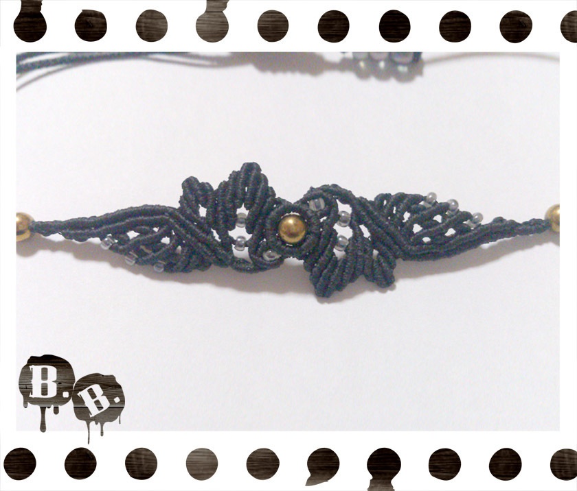 ナロースパイラルウィングブレスレット【ヘマタイトゴールド】【ブラックコード】【ハンドメイドアクセサリー】