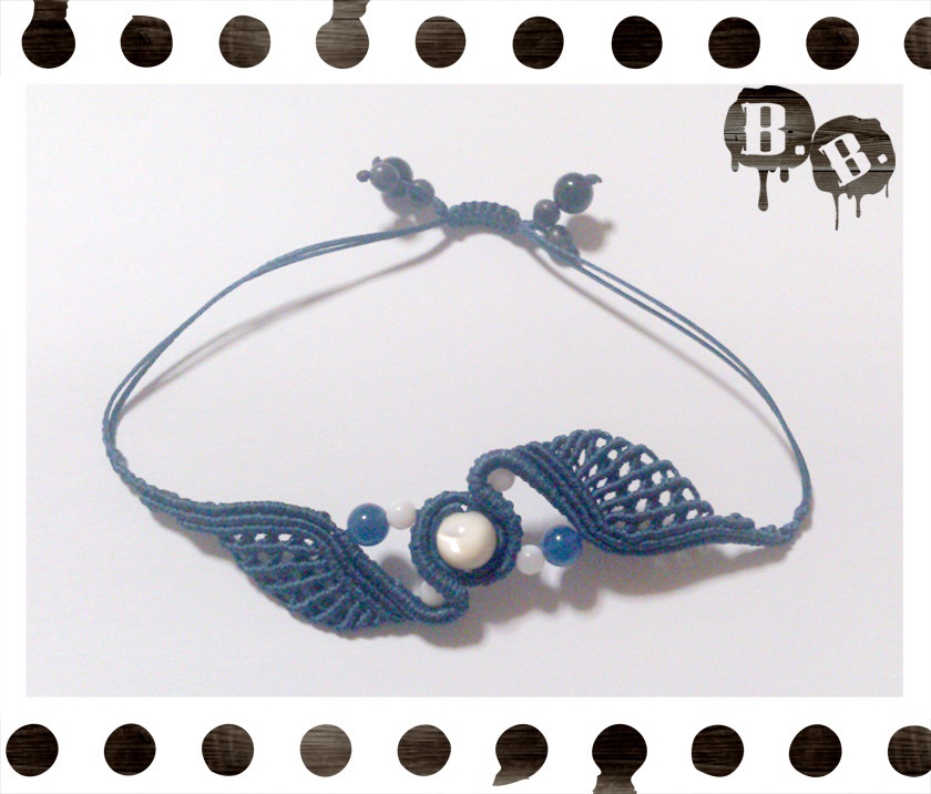 スパイラルウィングブレスレット【マザーオブパール】【ネイビーコード】【ハンドメイドアクセサリー】