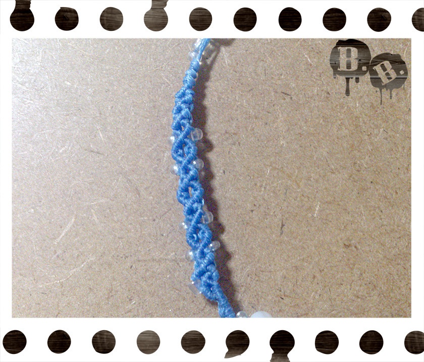 ドロップリーフのネックレス【マザーオブパール】【スカイブルーコード】【ハンドメイドアクセサリー】