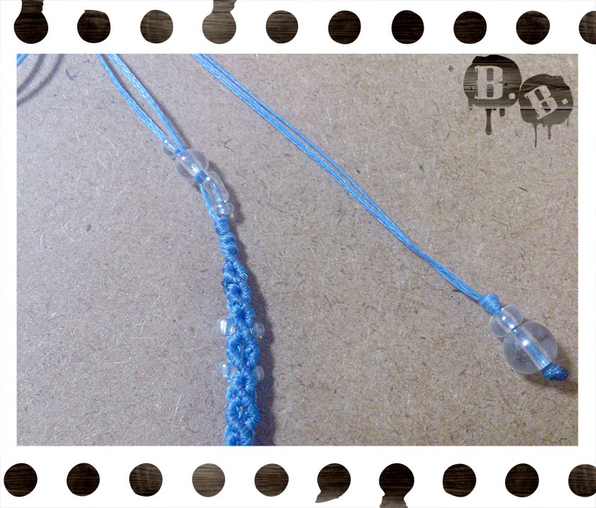 ドロップリーフのネックレス【マザーオブパール】【スカイブルーコード】【ハンドメイドアクセサリー】