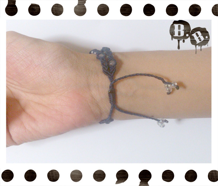 ナローシンプル二連ブレスレット【ホワイトジェイド】【ダークネイビーコード】【ハンドメイドアクセサリー】