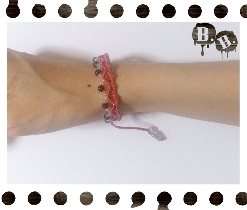 スパイラルドロップのブレスレット【オニキス】【レッドコード】【ハンドメイドアクセサリー】