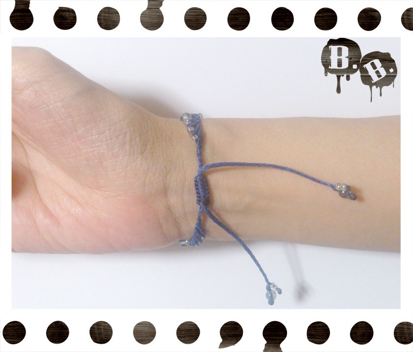 スプラッシュウェーブのブレスレット【ガラスビーズ】【ロイヤルブルーコード】【ハンドメイドアクセサリー】