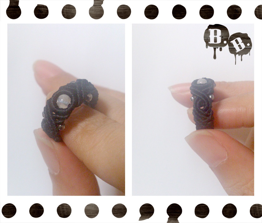 輪指輪(リングリング)【ムーンストーン】【ブラックコード】【ハンドメイドアクセサリー】