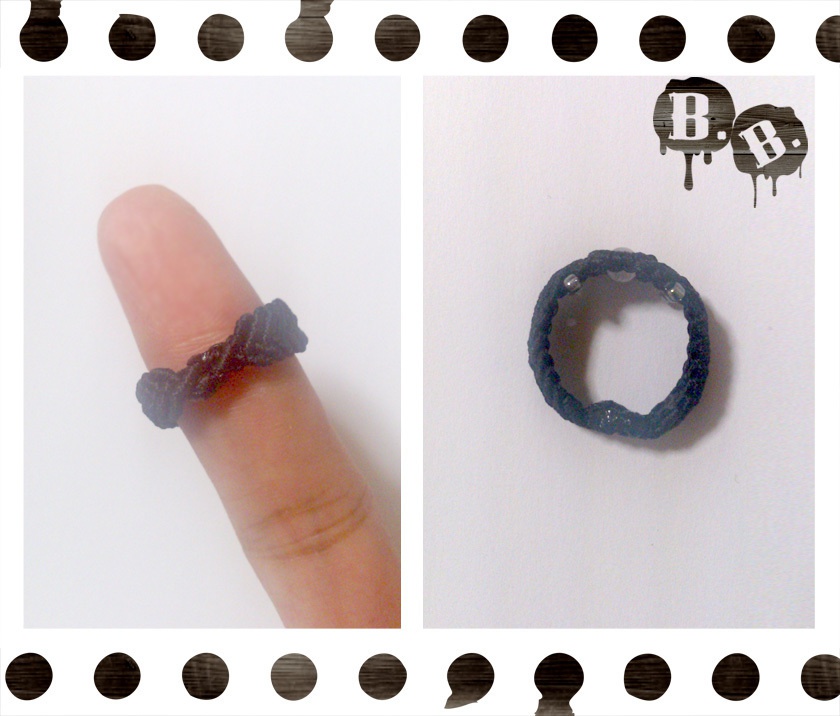 輪指輪(リングリング)【ムーンストーン】【ブラックコード】【ハンドメイドアクセサリー】