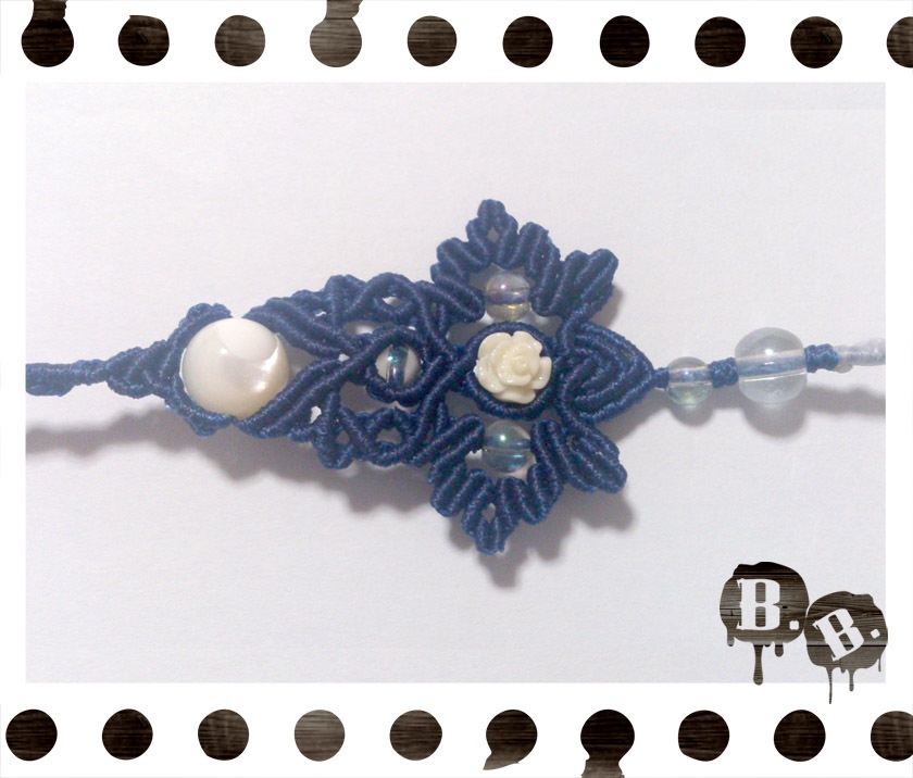 薔薇蝶のアンクレット【マザーオブパール】【ロイヤルブルーコードxホワイトコード】【ハンドメイドアクセサリー】
