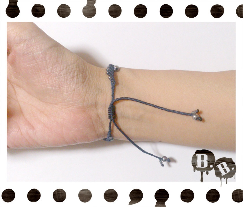 スプラッシュウェーブのブレスレット【ヘマタイトシルバー】【ダークネイビーコード】【ハンドメイドアクセサリー】