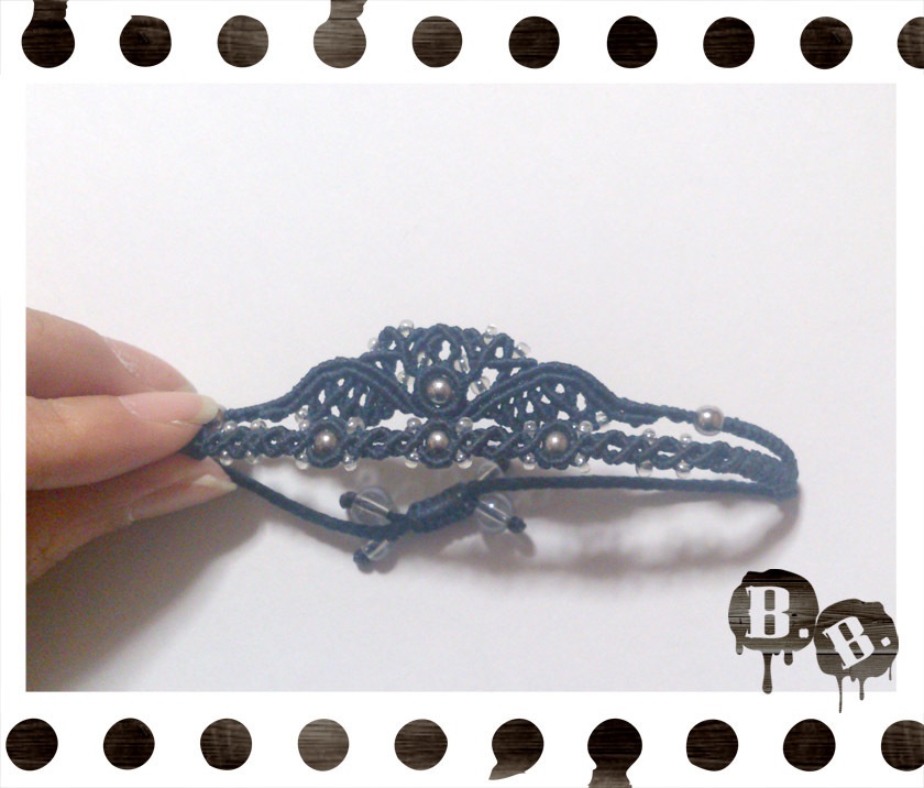 クラウンウィングの二連ブレスレット【ヘマタイトシルバー】【ダークネイビーコード】【ハンドメイドアクセサリー】