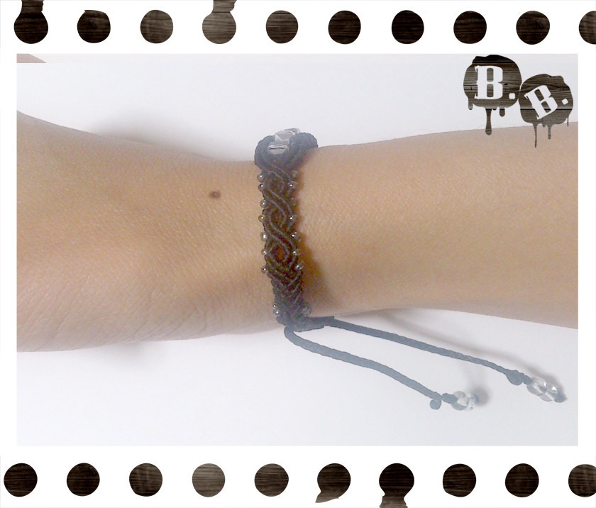 7キューブブレスレット【ガラスビーズ】【ブラックコード】【ハンドメイドアクセサリー】