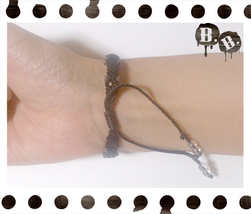 7キューブブレスレット【ガラスビーズ】【ブラックコード】【ハンドメイドアクセサリー】