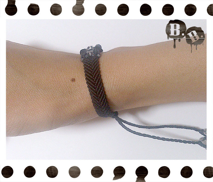 3キューブブレスレット【ガラスビーズ】【ブラックコード】【ハンドメイドアクセサリー】