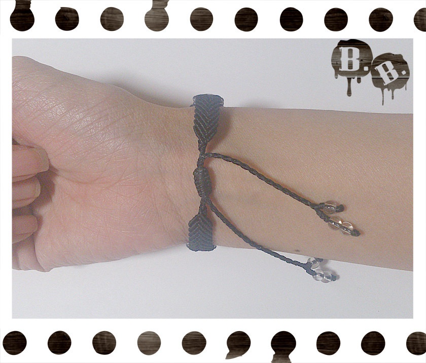 5キューブブレスレット【ガラスビーズ】【ブラックコード】【ハンドメイドアクセサリー】