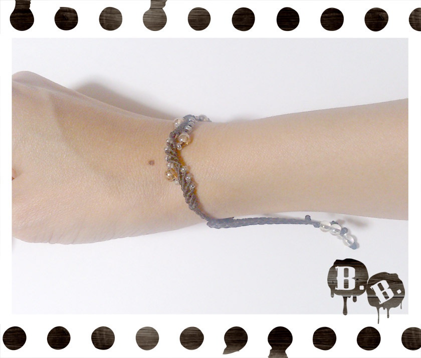 スプラッシュウェーブのブレスレット【ガラスビーズ】【ブラウンコード】【ハンドメイドアクセサリー】