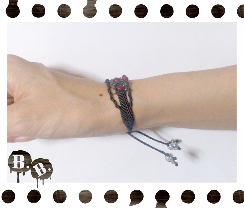 三連ブレスレット【ミックスジェイドレッド】【ブラックコード】【ハンドメイドアクセサリー】