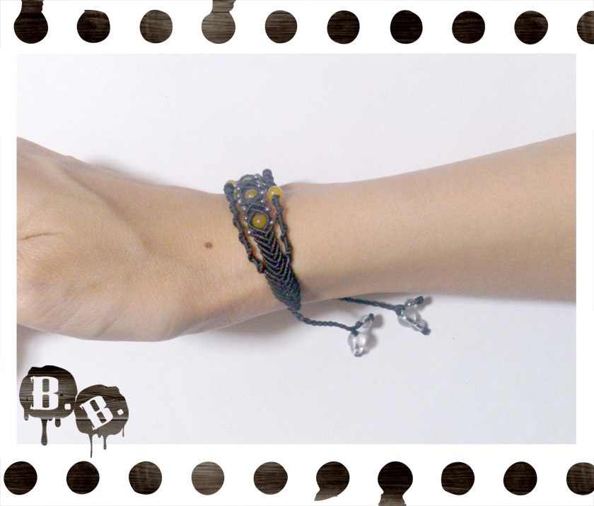 三連ブレスレット【ミックスジェイドイエロー】【ブラックコード】【ハンドメイドアクセサリー】