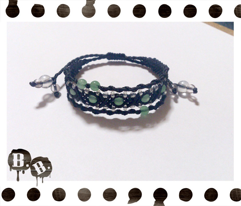 三連ブレスレット【ミックスジェイドグリーン】【ブラックコード】【ハンドメイドアクセサリー】