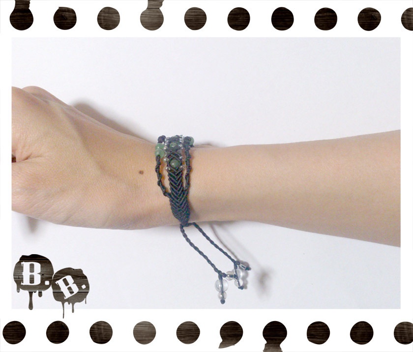 三連ブレスレット【ミックスジェイドグリーン】【ブラックコード】【ハンドメイドアクセサリー】
