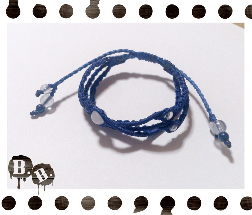 三連ブレスレット【ホワイトジェイド】【ロイヤルブルーコード】【ハンドメイドアクセサリー】