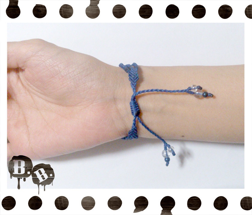 三連ブレスレット【ホワイトジェイド】【ロイヤルブルーコード】【ハンドメイドアクセサリー】