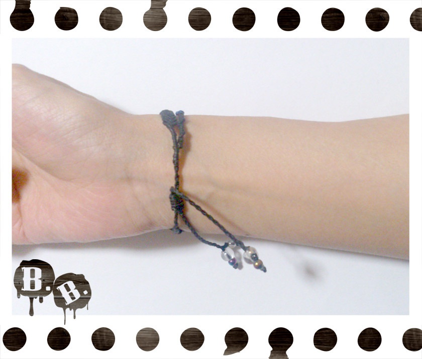 バラとクロスのブレスレット【ブルーレースアゲート】【ブラックコード】【ハンドメイドアクセサリー】