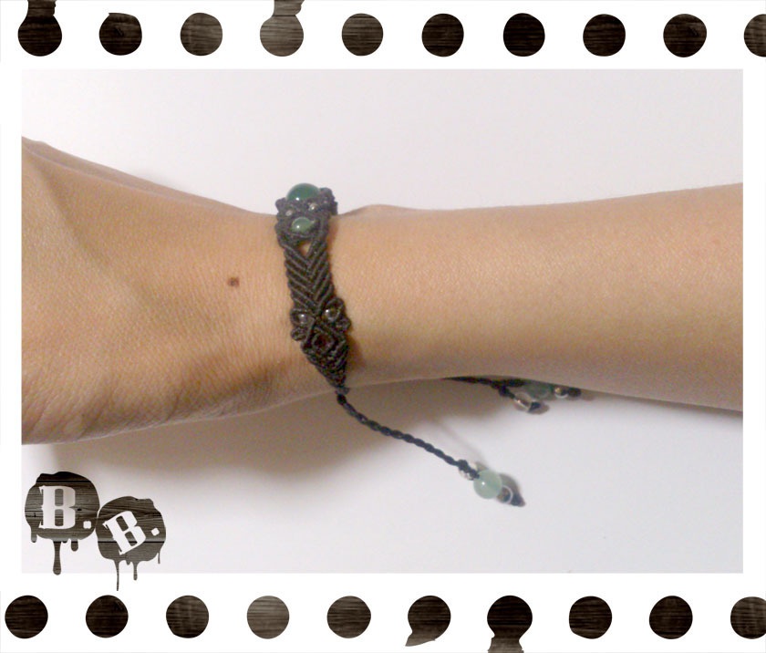 ブレスレット【翡翠】【ブラックコード】【ハンドメイドアクセサリー】