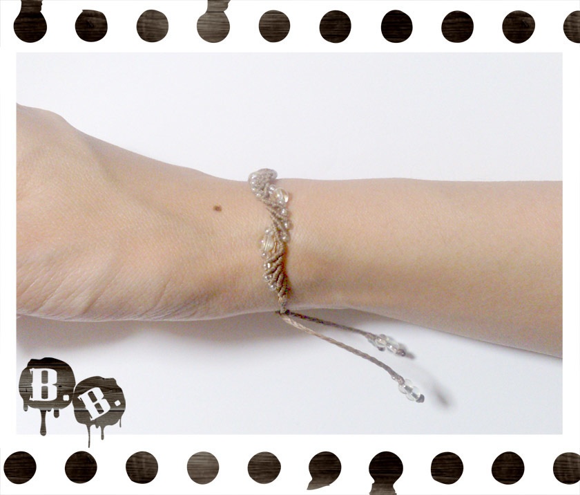 スプラッシュウェーブブレスレット【ガラスビーズ】【ライトブラウンコード】【ハンドメイドアクセサリー】