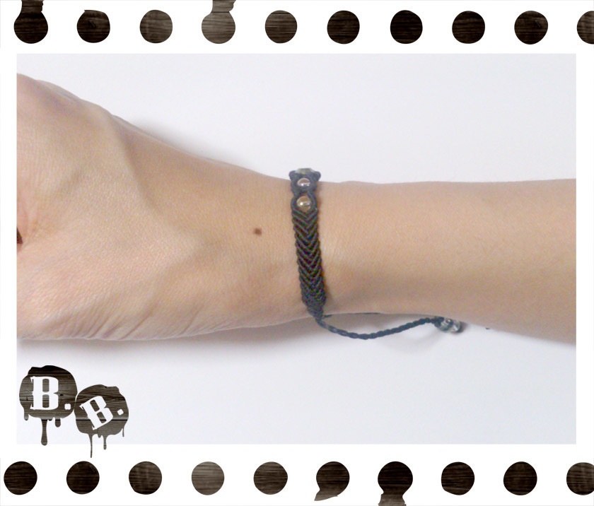 シンプルドロップブレスレット6mm【ガラスビーズ】【ブラックコード】【ハンドメイドアクセサリー】