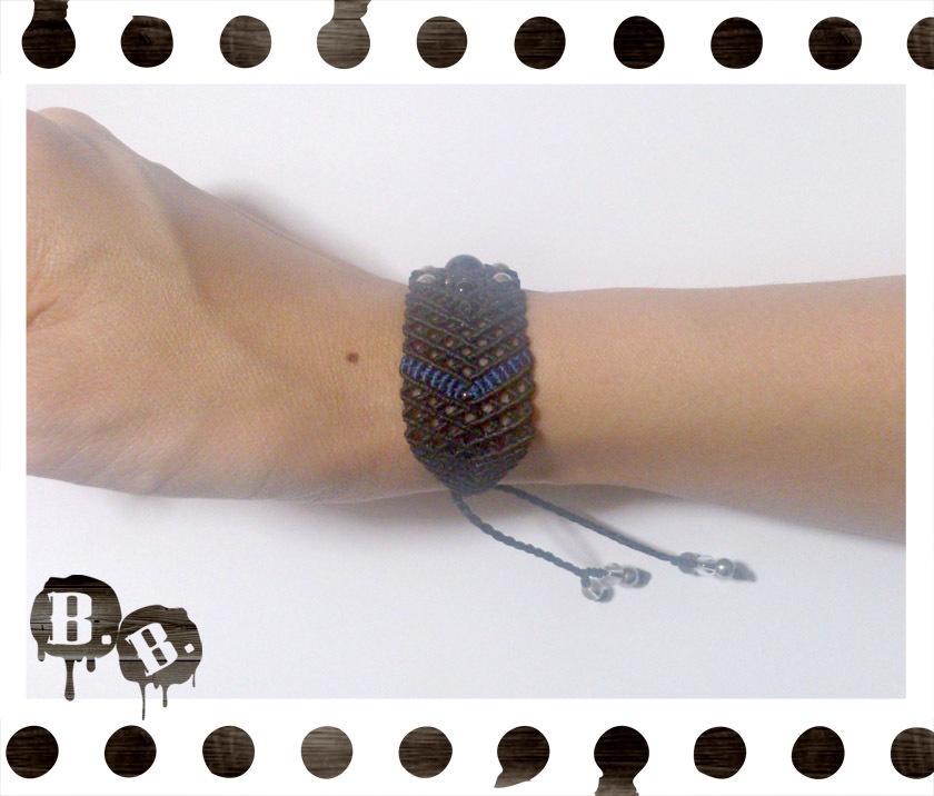 ベルトブレス・ヘキサ【ソーダライト】【ブラックコードxロイヤルブルーコード】【ハンドメイドアクセサリー】